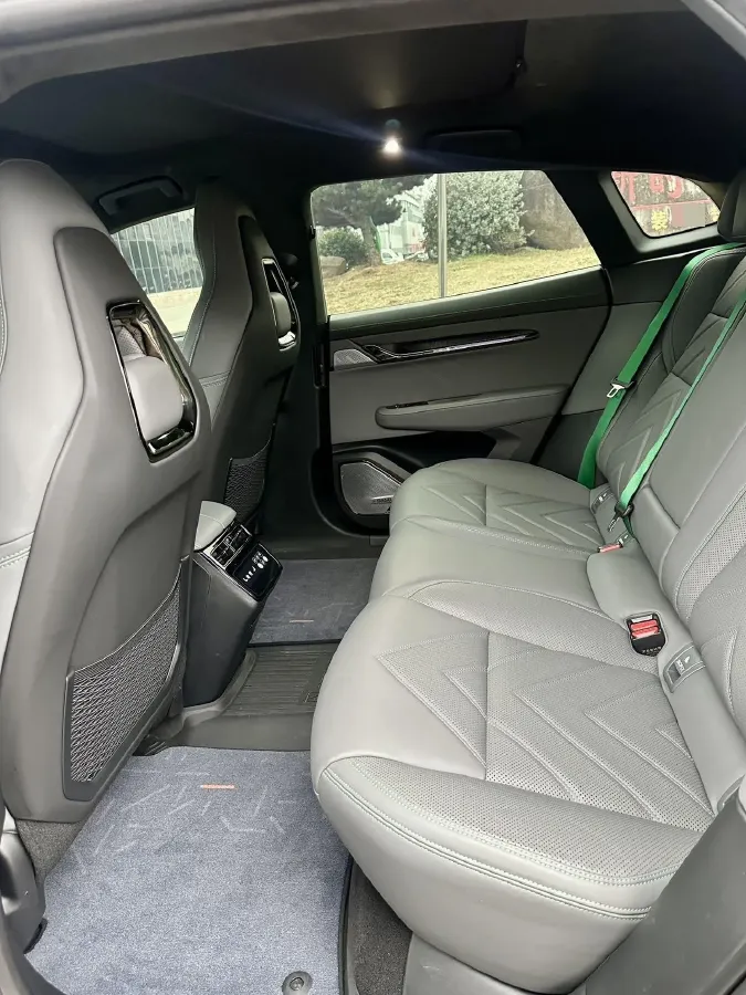 2022 Zeekr 001 BEV 100KWH,autocango,china used car exporter,china ev exporter,chinese used car exporter,chinese used ev exporter