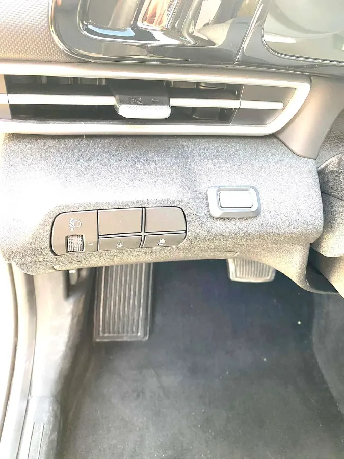 2021 Hyundai Elantra 1.5L 115HP L4 CVT,autocango,china used car exporter,china ev exporter,chinese used car exporter,chinese used ev exporter