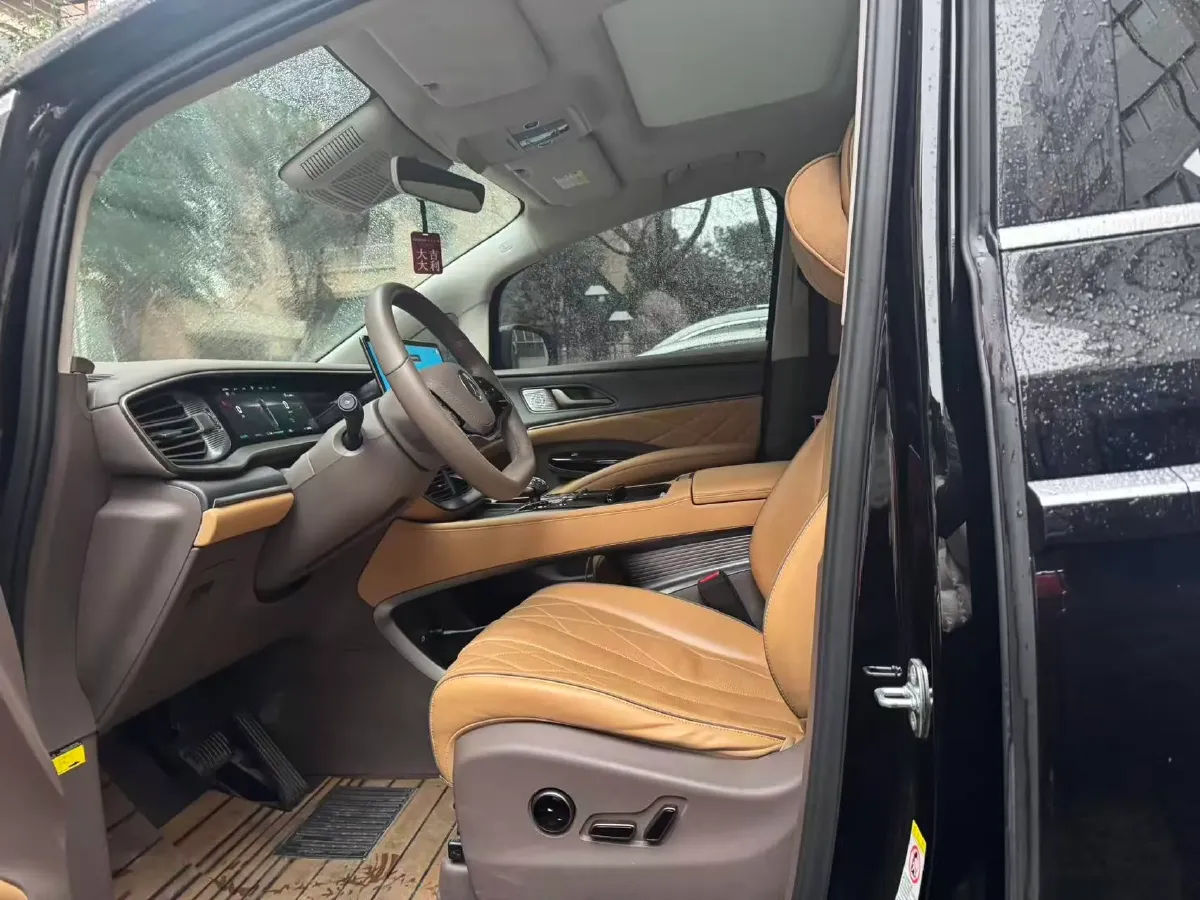 2022 HongQi HS7 3.0T 337HP V6 8AT,autocango,china used car exporter,china ev exporter,chinese used car exporter,chinese used ev exporter