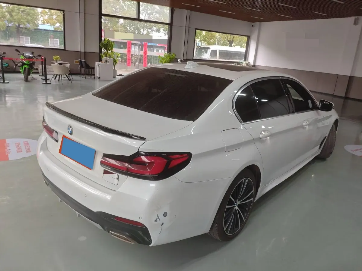 2022 BMW 5 Series 2.0T 252HP L4 8AT,autocango,china used car exporter,china ev exporter,chinese used car exporter,chinese used ev exporter