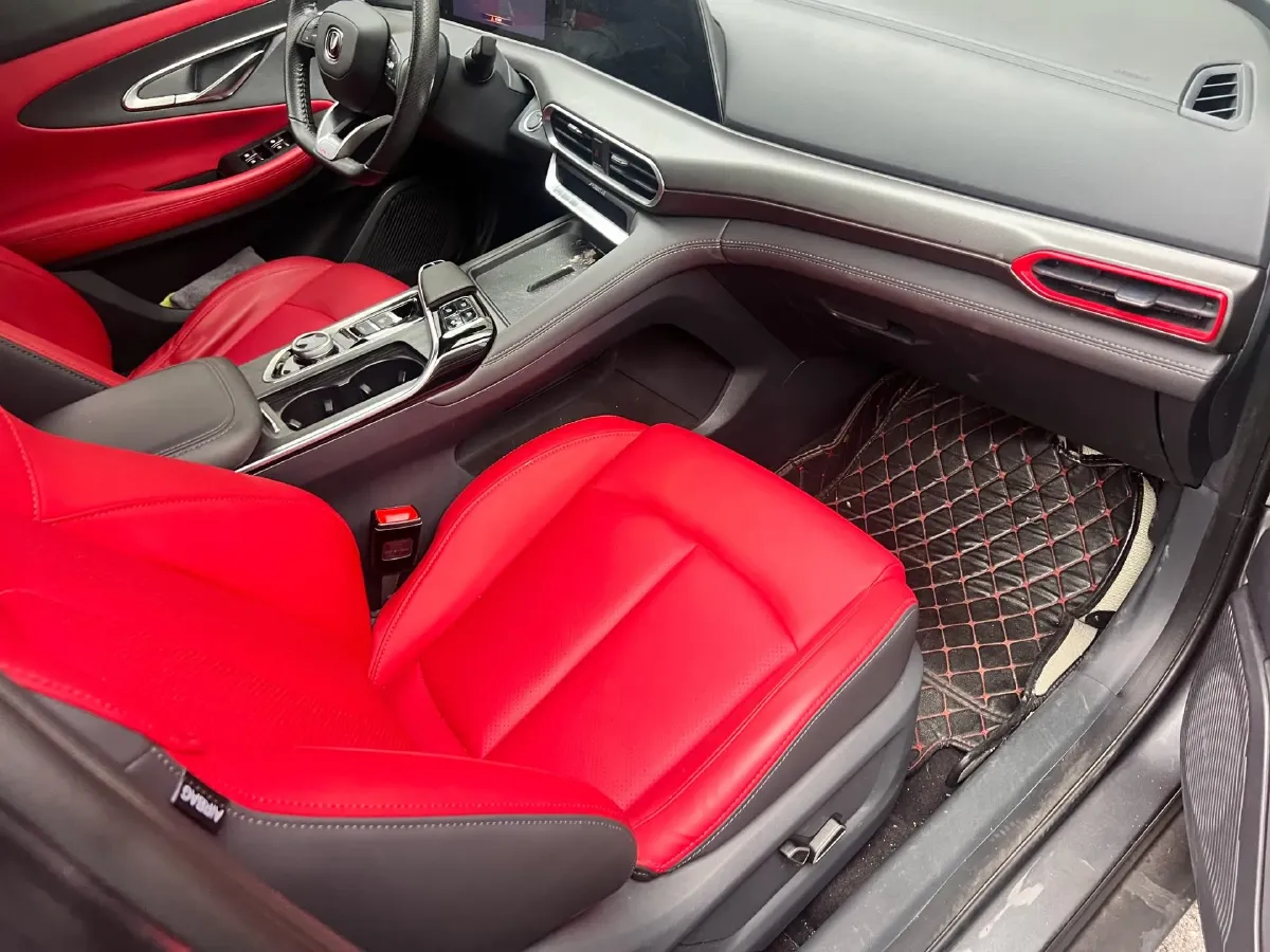 2021 ChangAn UNI-T 1.5T 180HP L4 7DCT,autocango,china used car exporter,china ev exporter,chinese used car exporter,chinese used ev exporter