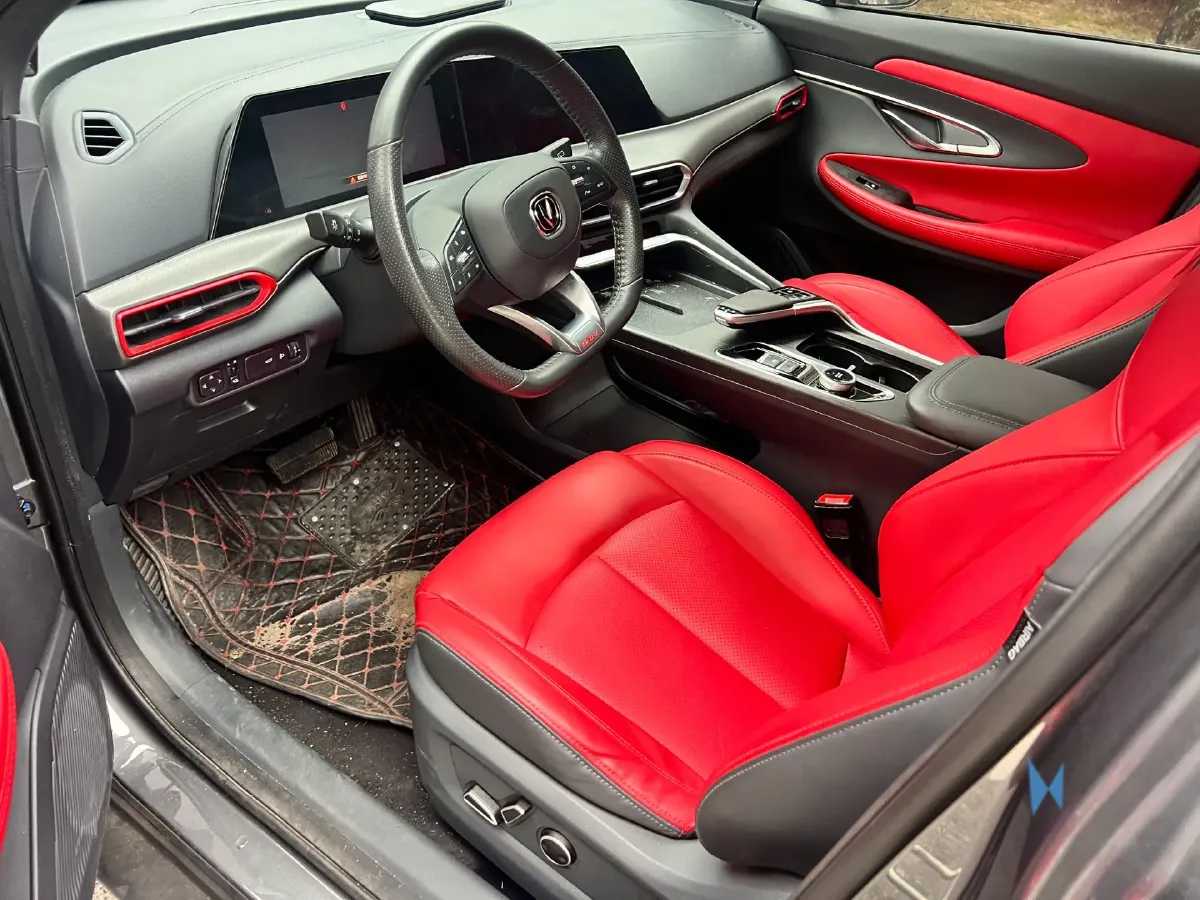 2021 ChangAn UNI-T 1.5T 180HP L4 7DCT,autocango,china used car exporter,china ev exporter,chinese used car exporter,chinese used ev exporter