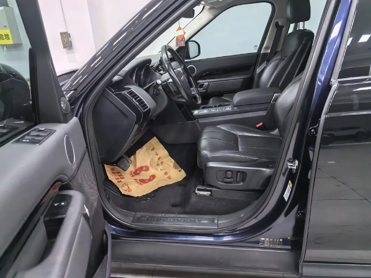 2018 Land Rover Discovery 3.0T 340HP V6 8AT,autocango,china used car exporter,china ev exporter,chinese used car exporter,chinese used ev exporter