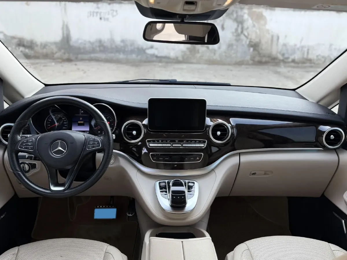 2018 Mercedes-Benz V Class 2.0T 211HP L4 7AT,autocango,china used car exporter,china ev exporter,chinese used car exporter,chinese used ev exporter