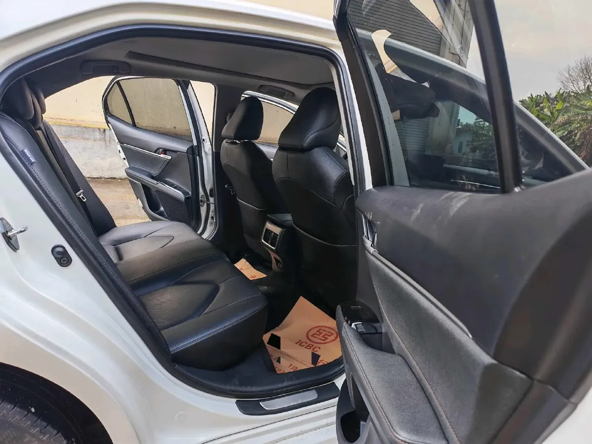 2021 Toyota Camry 2.5L 209HP L4 8AT,autocango,china used car exporter,china ev exporter,chinese used car exporter,chinese used ev exporter