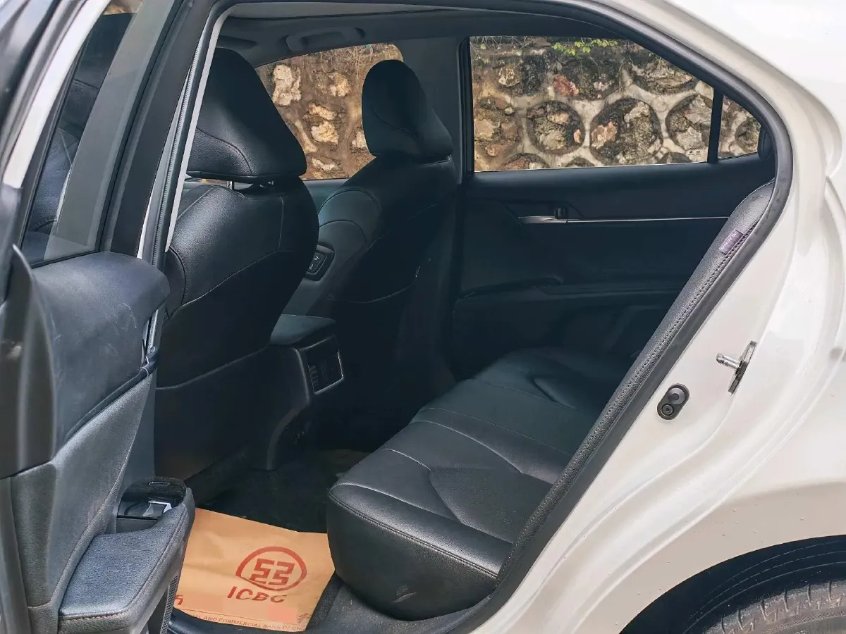 2021 Toyota Camry 2.5L 209HP L4 8AT,autocango,china used car exporter,china ev exporter,chinese used car exporter,chinese used ev exporter