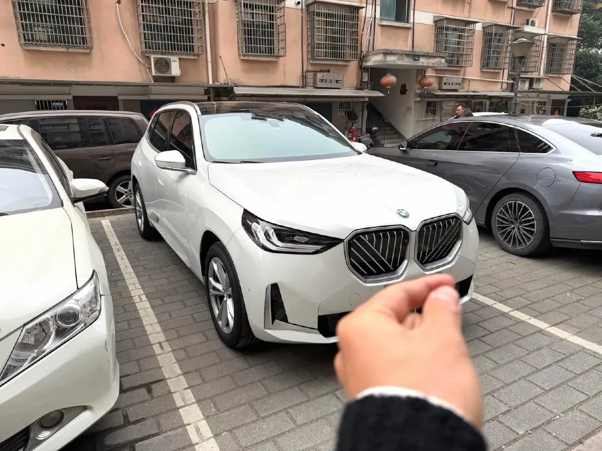 2025 BMW X3 2.0T 190HP L4 8AT,autocango,china used car exporter,china ev exporter,chinese used car exporter,chinese used ev exporter