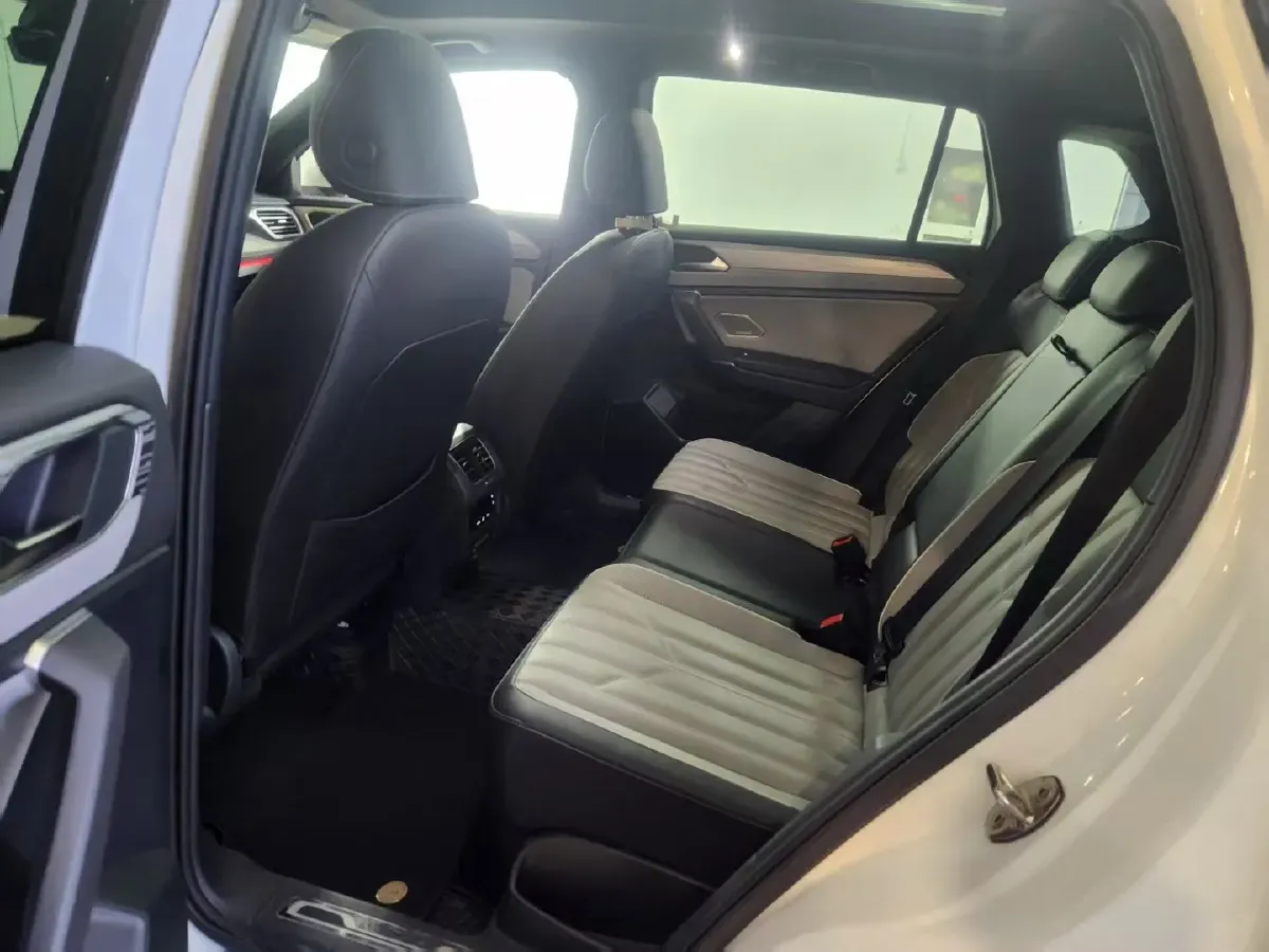 2023 Volkswagen Tayron 2.0T 220HP L4 7DCT,autocango,china used car exporter,china ev exporter,chinese used car exporter,chinese used ev exporter