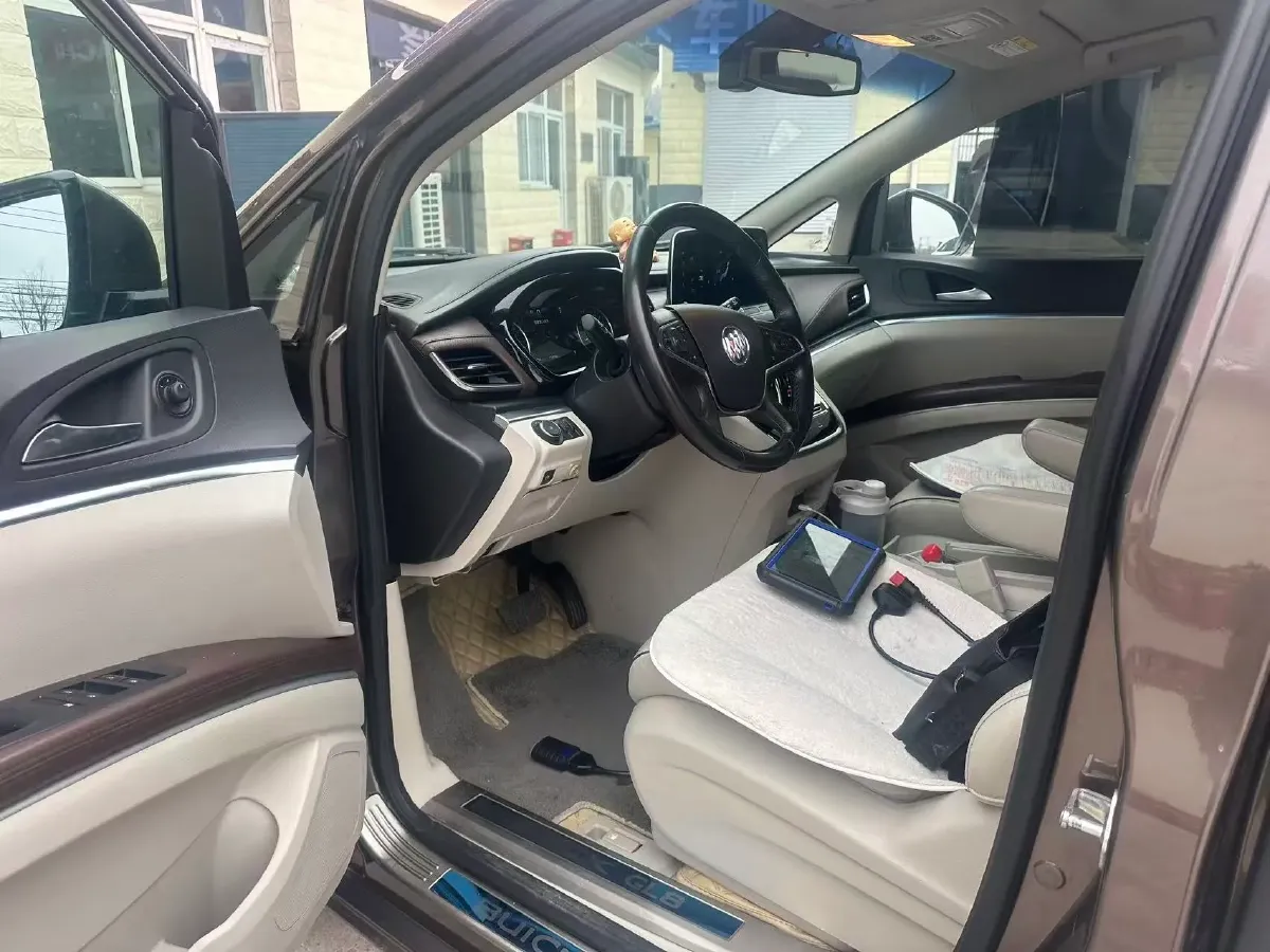 2021 Buick GL8 2.0T 237HP L4 9AT,autocango,china used car exporter,china ev exporter,chinese used car exporter,chinese used ev exporter