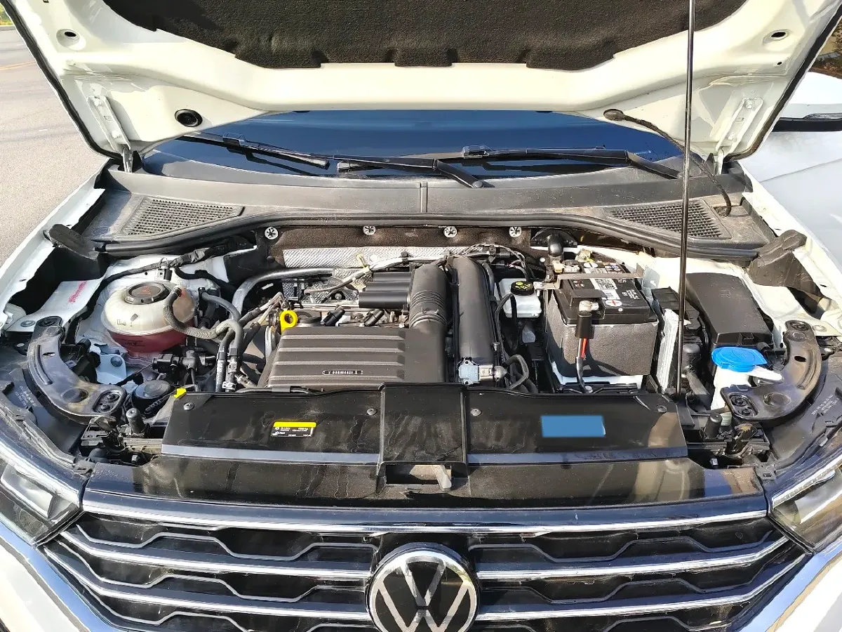 2022 Volkswagen T-Roc 1.4T 150HP L4 7DCT,autocango,china used car exporter,china ev exporter,chinese used car exporter,chinese used ev exporter