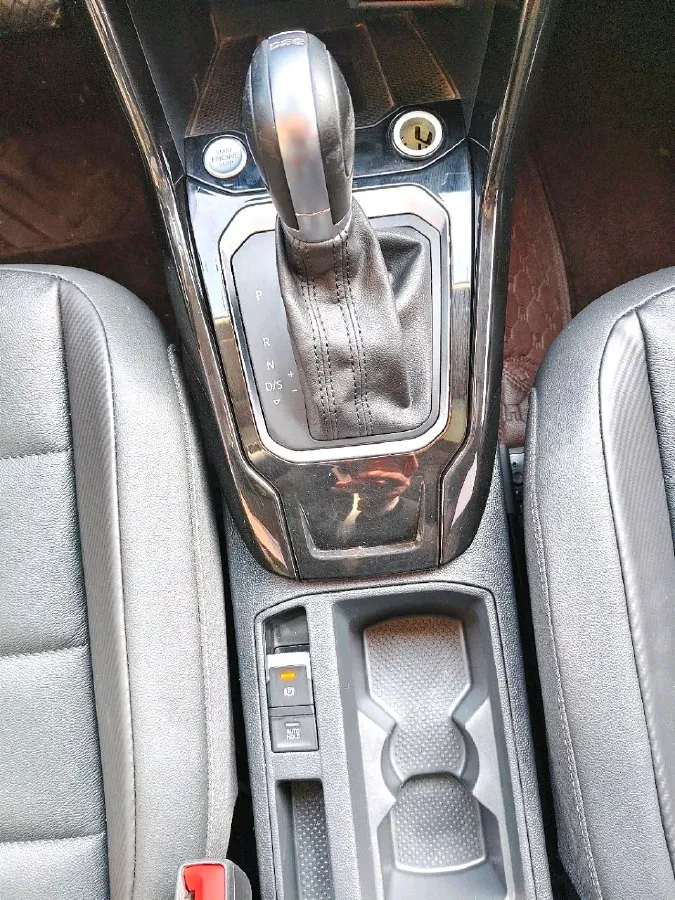 2022 Volkswagen T-Roc 1.4T 150HP L4 7DCT,autocango,china used car exporter,china ev exporter,chinese used car exporter,chinese used ev exporter