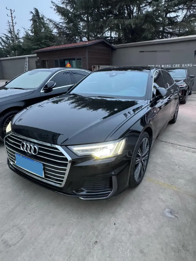 2022 Audi A6L 2.0T 224HP L4 7DCT,autocango,china used car exporter,china ev exporter,chinese used car exporter,chinese used ev exporter