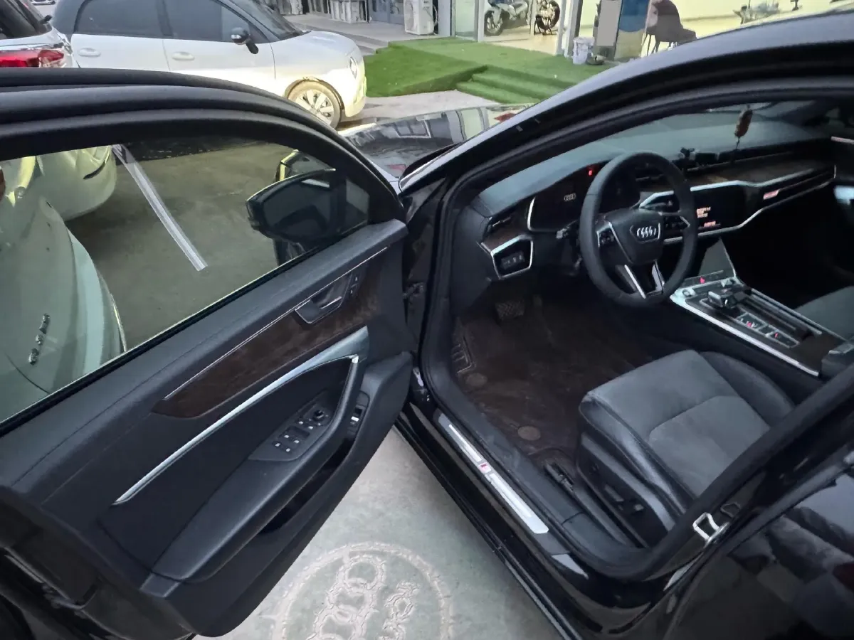 2022 Audi A6L 2.0T 224HP L4 7DCT,autocango,china used car exporter,china ev exporter,chinese used car exporter,chinese used ev exporter