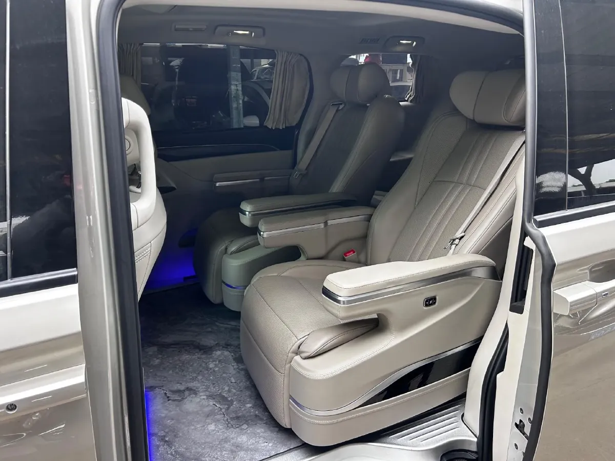 2022 Buick GL8 2.0T 237HP L4 9AT,autocango,china used car exporter,china ev exporter,chinese used car exporter,chinese used ev exporter