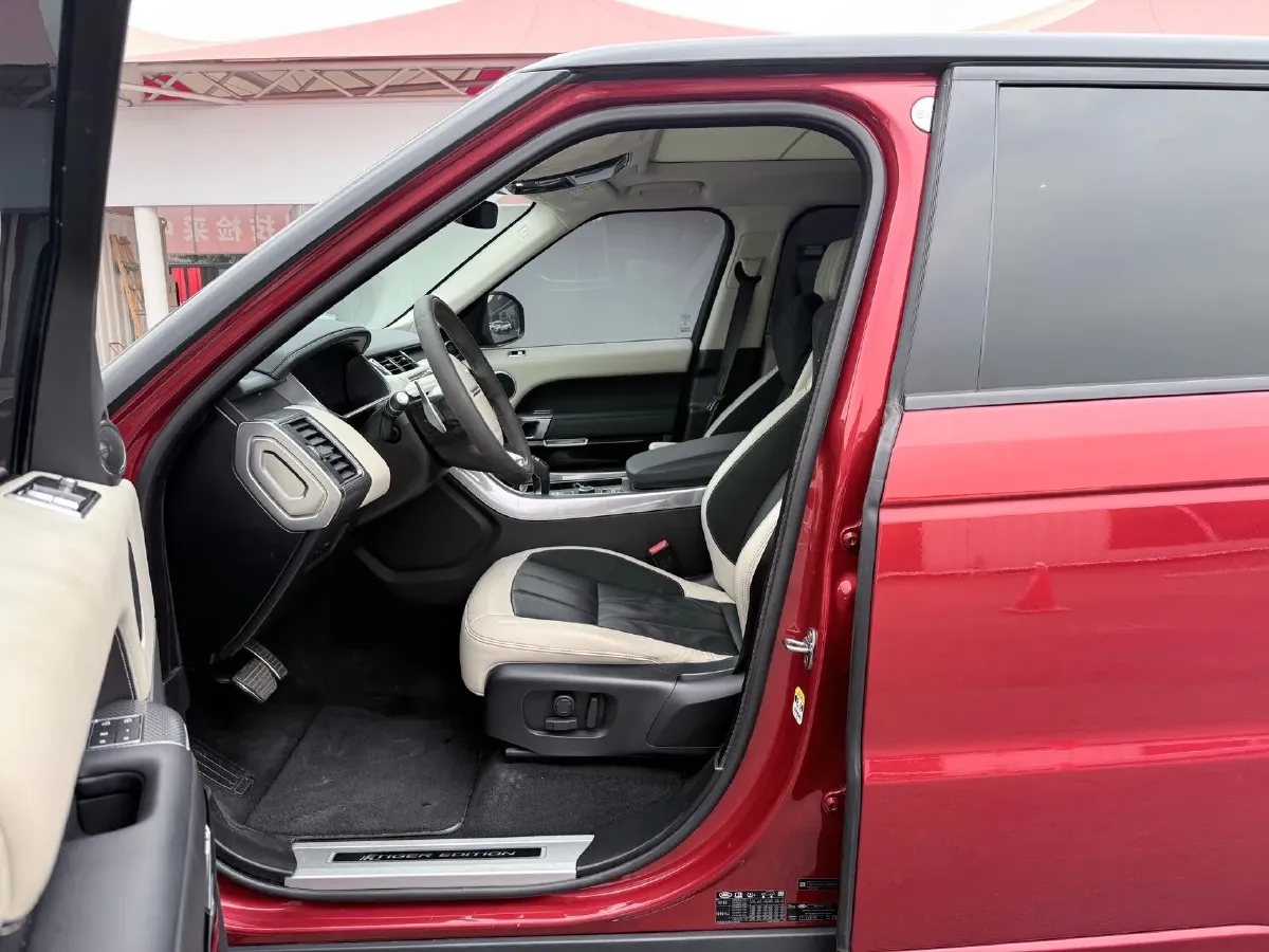 2022 Land Rover Range Rover Sport 3.0T 400HP L6 8AT,autocango,china used car exporter,china ev exporter,chinese used car exporter,chinese used ev exporter