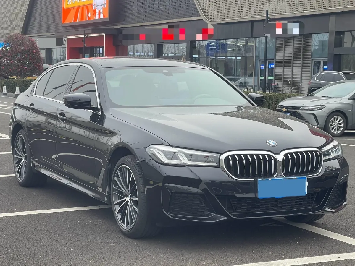 2022 BMW 5 Series 2.0T 252HP L4 8AT,autocango,china used car exporter,china ev exporter,chinese used car exporter,chinese used ev exporter