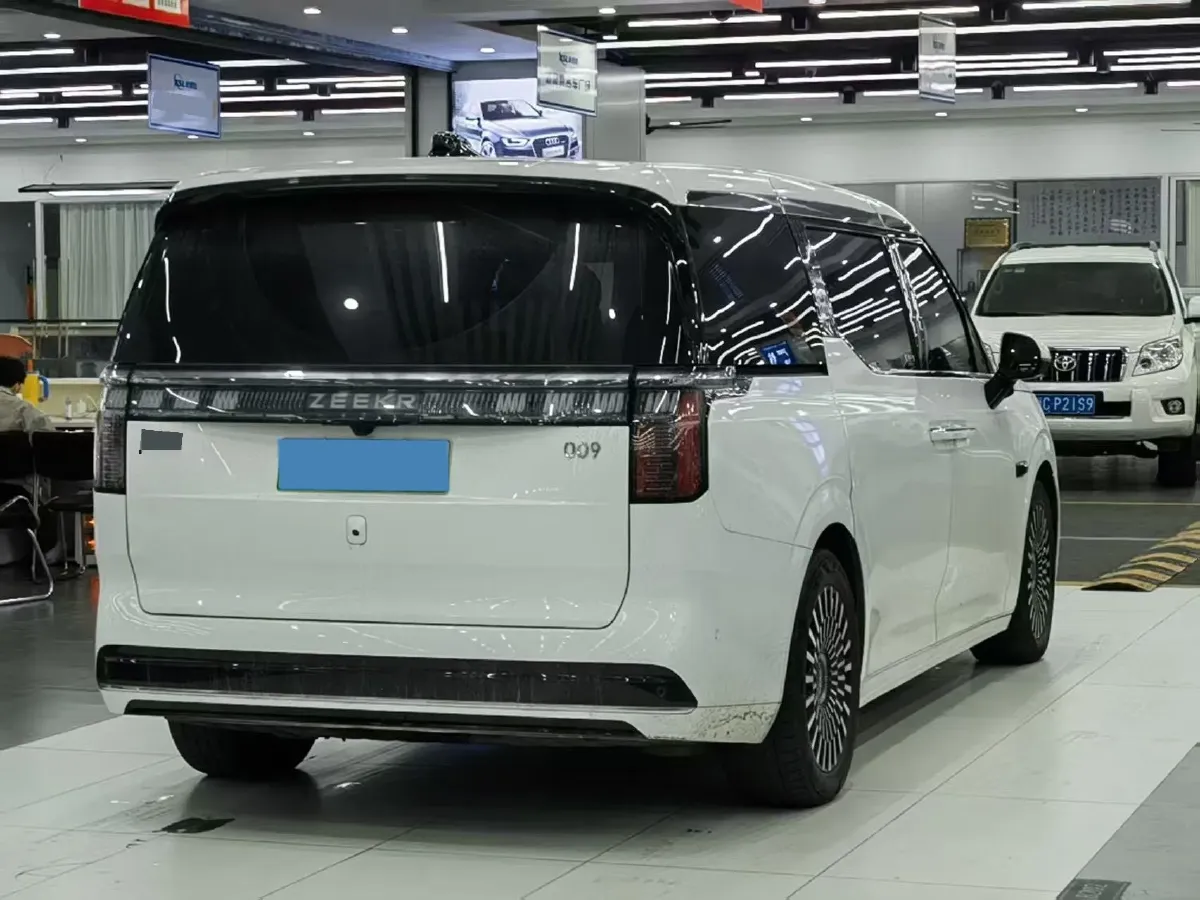 2022 Zeekr 009 BEV 116KWH,autocango,china used car exporter,china ev exporter,chinese used car exporter,chinese used ev exporter