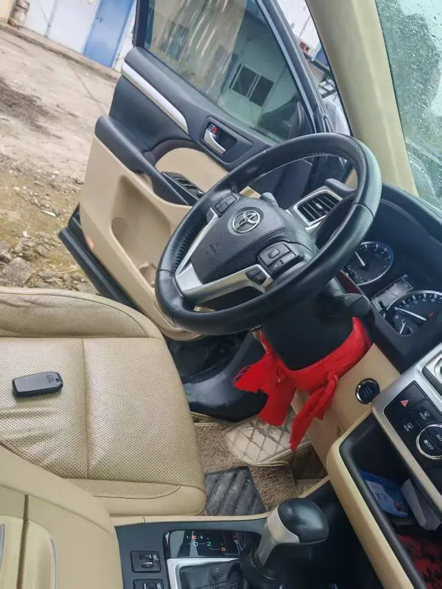 2018 Toyota Highlander 2.0T 220HP L4 6AT,autocango,china used car exporter,china ev exporter,chinese used car exporter,chinese used ev exporter