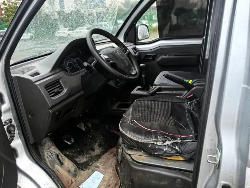 2022 WuLing RongGuang New Truck 1.8L 125HP L4 5MT,autocango,china used car exporter,china ev exporter,chinese used car exporter,chinese used ev exporter