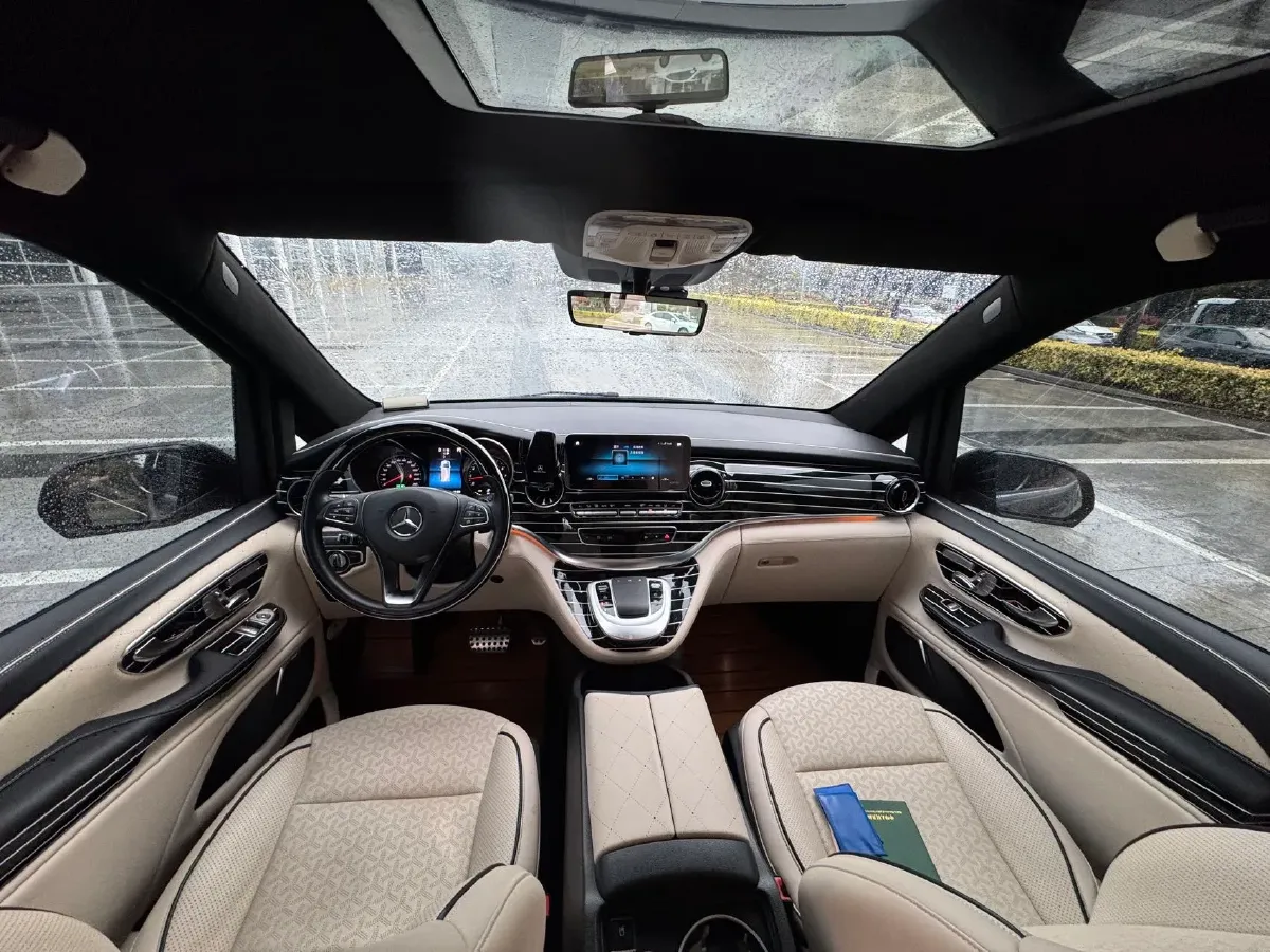 2021 Mercedes-Benz V Class 2.0T 211HP L4 9AT,autocango,china used car exporter,china ev exporter,chinese used car exporter,chinese used ev exporter