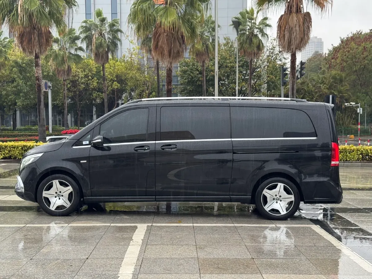 2021 Mercedes-Benz V Class 2.0T 211HP L4 9AT,autocango,china used car exporter,china ev exporter,chinese used car exporter,chinese used ev exporter