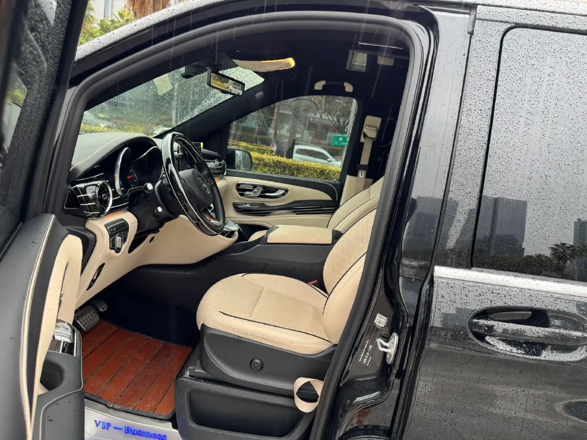 2021 Mercedes-Benz V Class 2.0T 211HP L4 9AT,autocango,china used car exporter,china ev exporter,chinese used car exporter,chinese used ev exporter