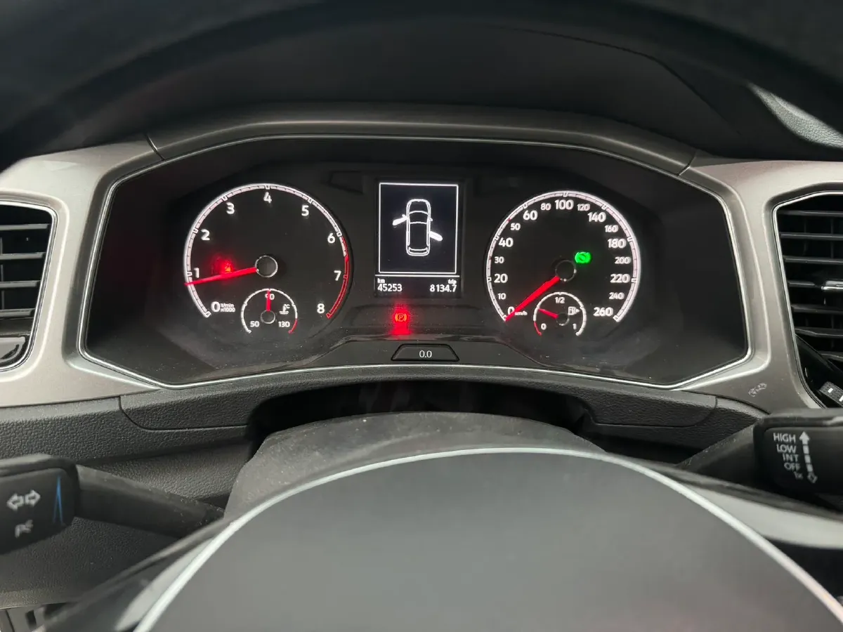 2020 Volkswagen T-Roc 1.4T 150HP L4 7DCT,autocango,china used car exporter,china ev exporter,chinese used car exporter,chinese used ev exporter