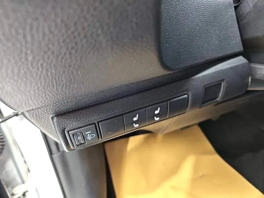 2021 Toyota Corolla 1.2T 116HP L4 CVT,autocango,china used car exporter,china ev exporter,chinese used car exporter,chinese used ev exporter