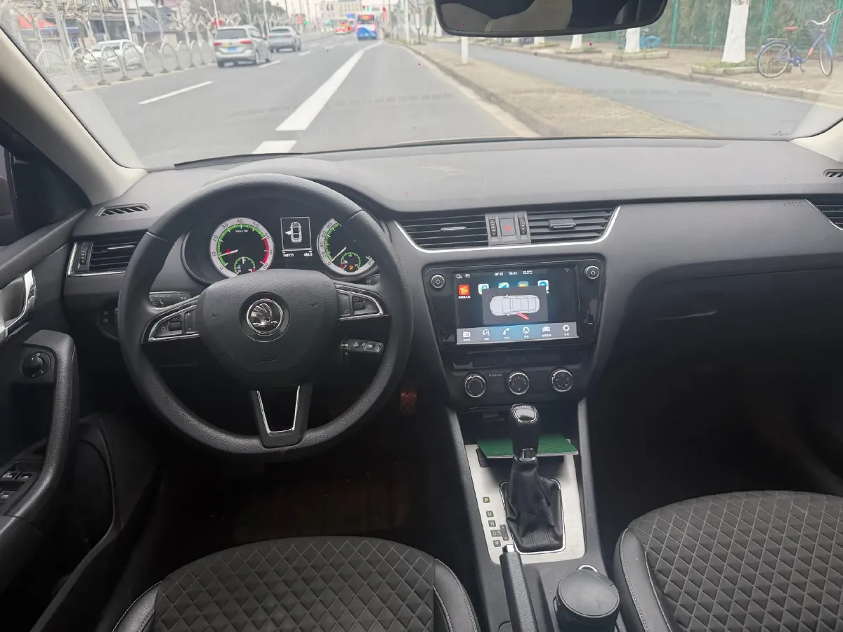 2019 Skoda Octavia 1.5L 116HP L4 6AT,autocango,china used car exporter,china ev exporter,chinese used car exporter,chinese used ev exporter