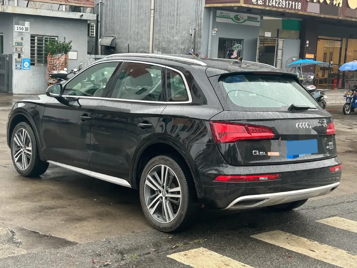 2020 Audi Q5L 2.0T 190HP L4 7DCT,autocango,china used car exporter,china ev exporter,chinese used car exporter,chinese used ev exporter