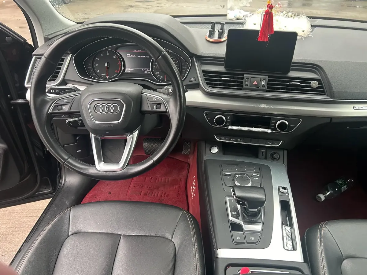 2020 Audi Q5L 2.0T 190HP L4 7DCT,autocango,china used car exporter,china ev exporter,chinese used car exporter,chinese used ev exporter