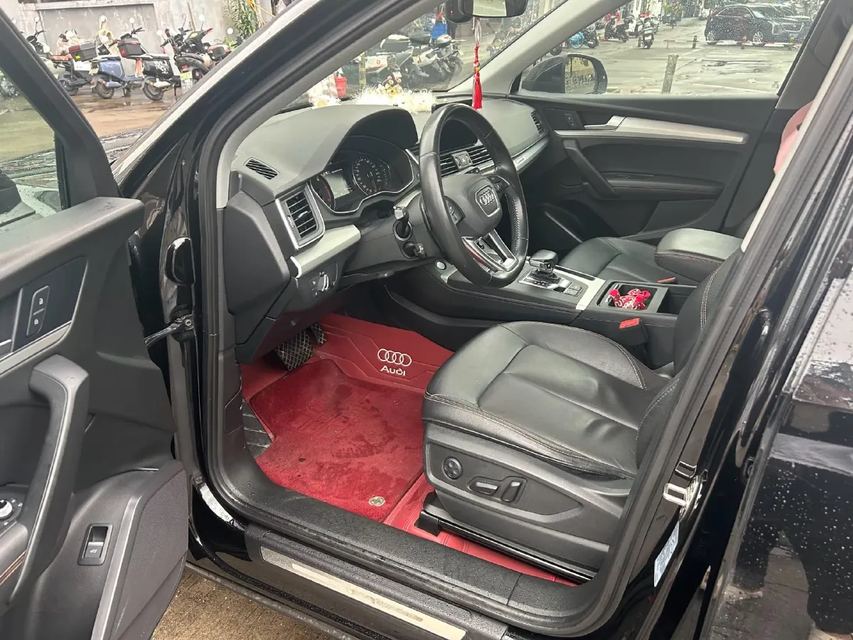 2020 Audi Q5L 2.0T 190HP L4 7DCT,autocango,china used car exporter,china ev exporter,chinese used car exporter,chinese used ev exporter
