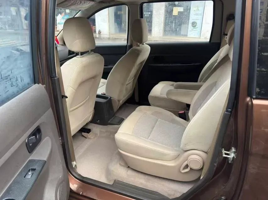 2016 WuLing HongGuang 1.5L 112HP L4 5MT,autocango,china used car exporter,china ev exporter,chinese used car exporter,chinese used ev exporter