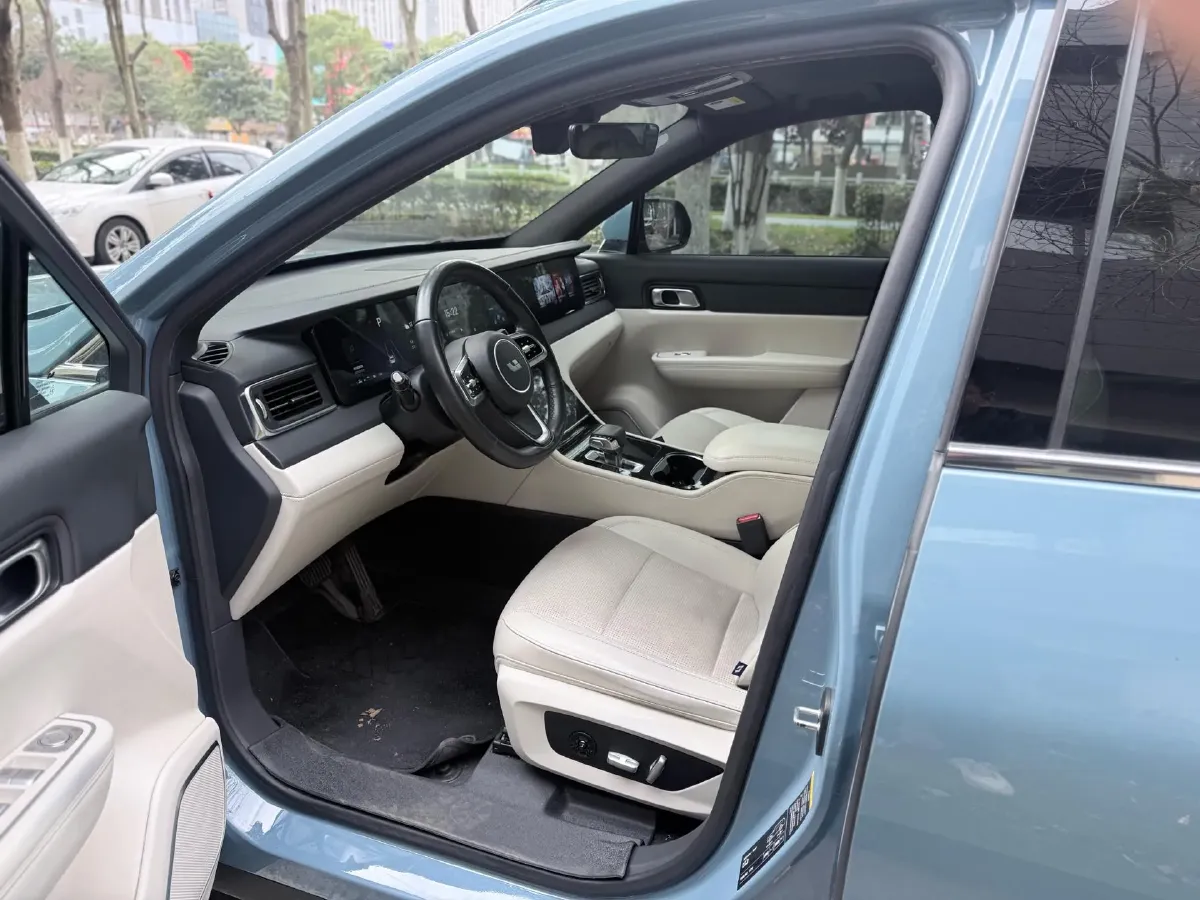 2021 Li ONE Range Extended 131HP REEV 40.5KWH,autocango,china used car exporter,china ev exporter,chinese used car exporter,chinese used ev exporter