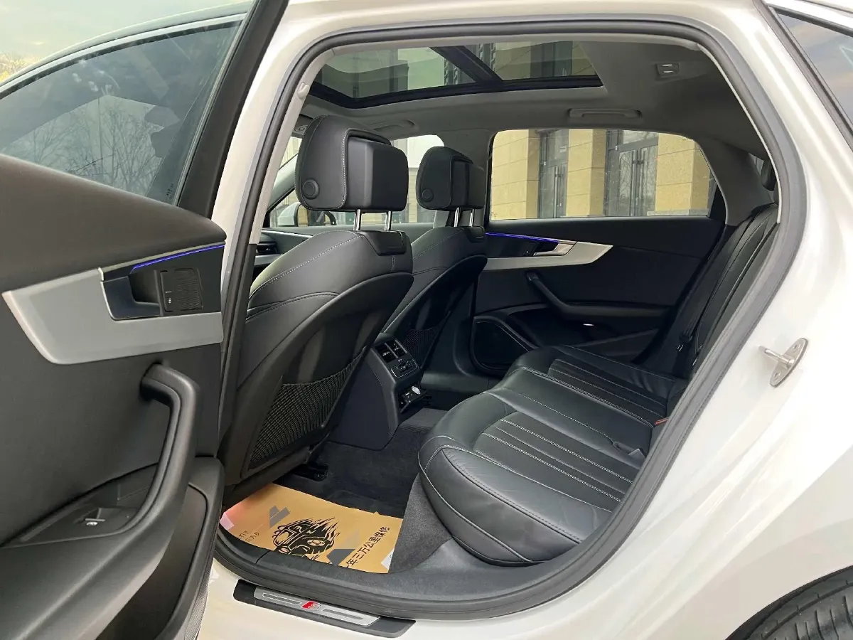 2020 Audi A4L 2.0T 190HP L4 7DCT,autocango,china used car exporter,china ev exporter,chinese used car exporter,chinese used ev exporter