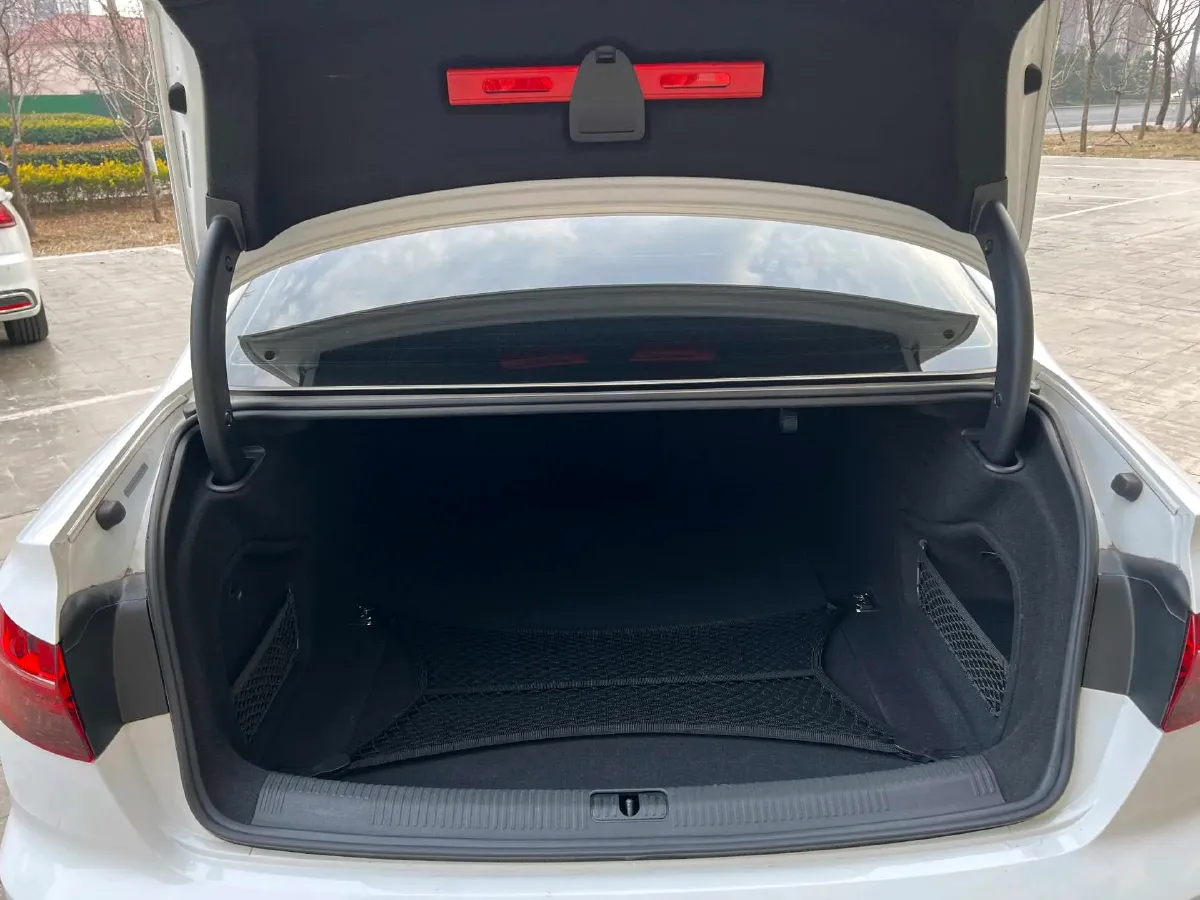 2020 Audi A4L 2.0T 190HP L4 7DCT,autocango,china used car exporter,china ev exporter,chinese used car exporter,chinese used ev exporter