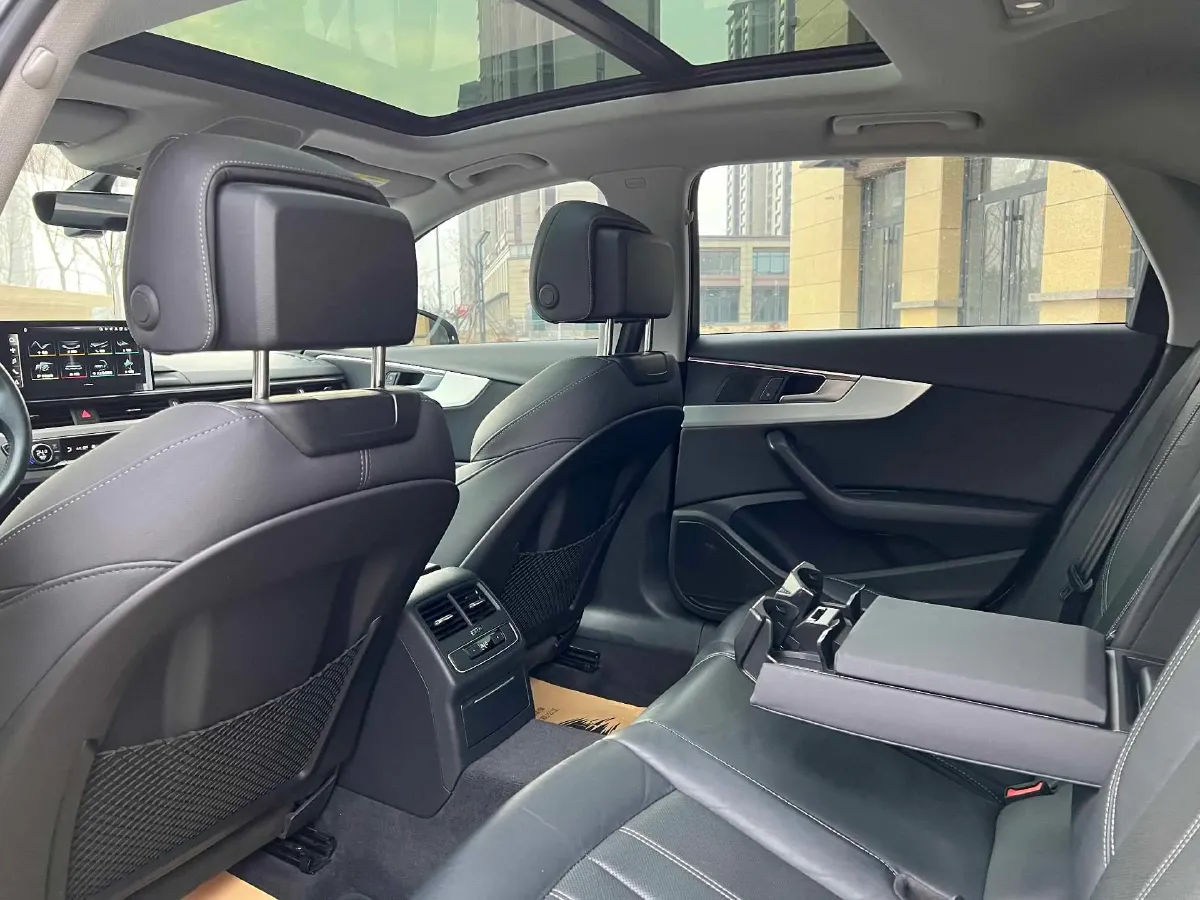 2020 Audi A4L 2.0T 190HP L4 7DCT,autocango,china used car exporter,china ev exporter,chinese used car exporter,chinese used ev exporter