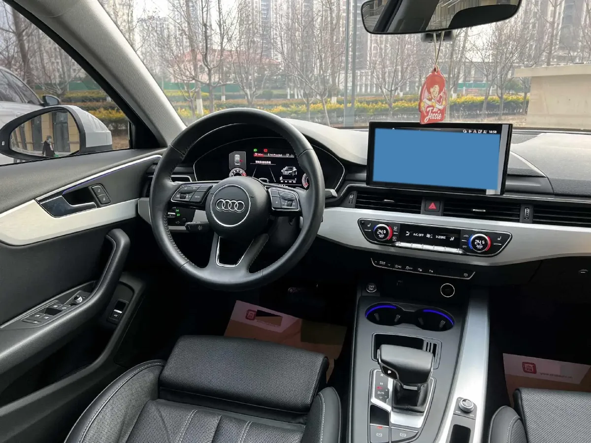 2020 Audi A4L 2.0T 190HP L4 7DCT,autocango,china used car exporter,china ev exporter,chinese used car exporter,chinese used ev exporter