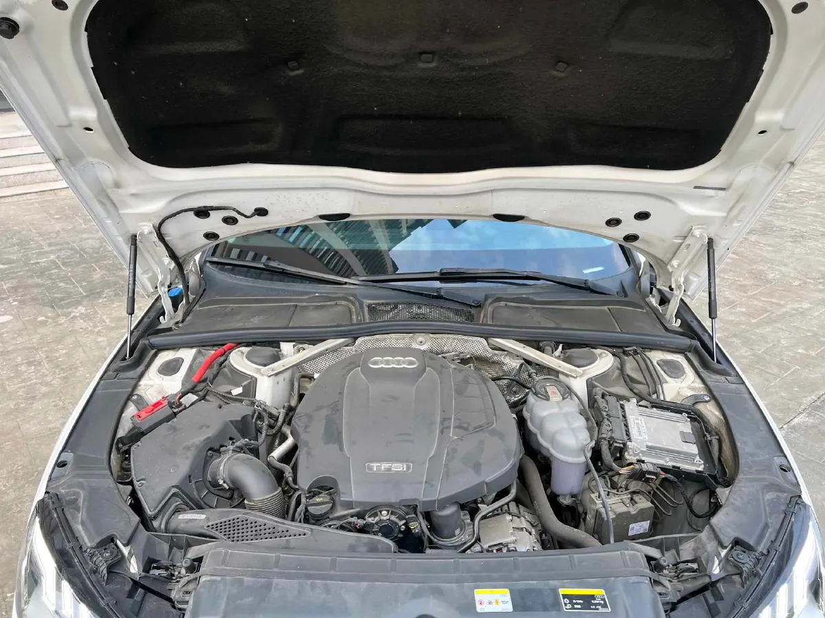 2020 Audi A4L 2.0T 190HP L4 7DCT,autocango,china used car exporter,china ev exporter,chinese used car exporter,chinese used ev exporter