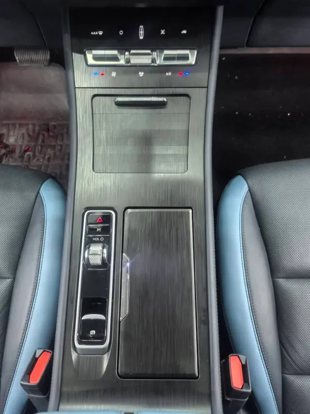 2024 Lincoln Corsair 1.5T 193HP L4 E-CVT Hybrid,autocango,china used car exporter,china ev exporter,chinese used car exporter,chinese used ev exporter