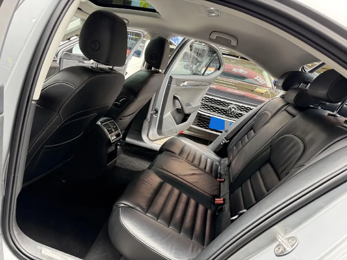 2018 Skoda Kodiak 1.8T 180HP L4 7DCT,autocango,china used car exporter,china ev exporter,chinese used car exporter,chinese used ev exporter