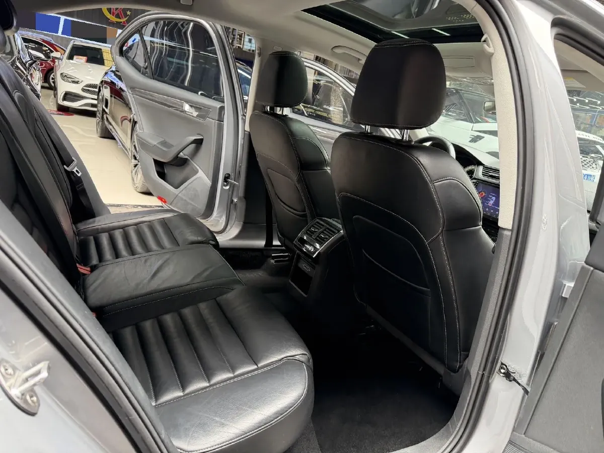 2018 Skoda Kodiak 1.8T 180HP L4 7DCT,autocango,china used car exporter,china ev exporter,chinese used car exporter,chinese used ev exporter