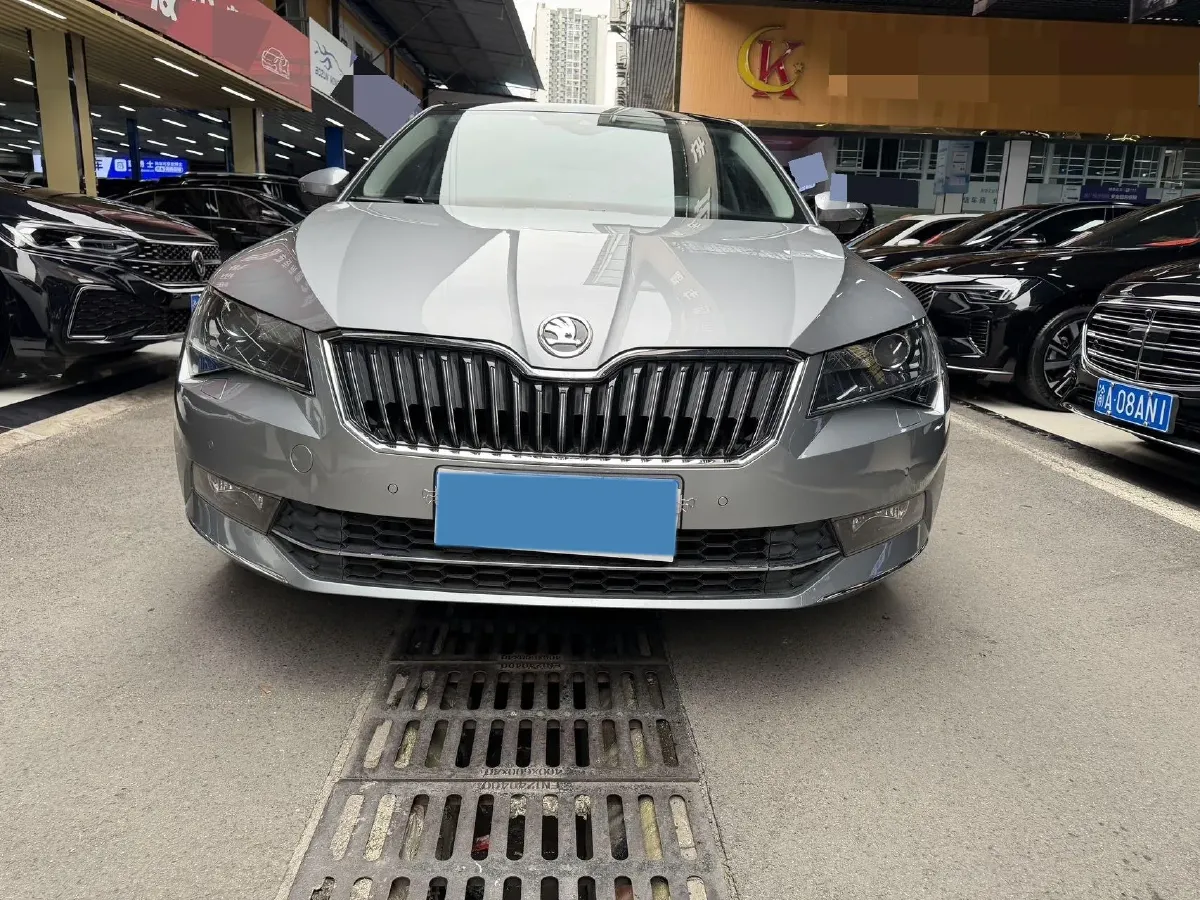 2018 Skoda Kodiak 1.8T 180HP L4 7DCT,autocango,china used car exporter,china ev exporter,chinese used car exporter,chinese used ev exporter