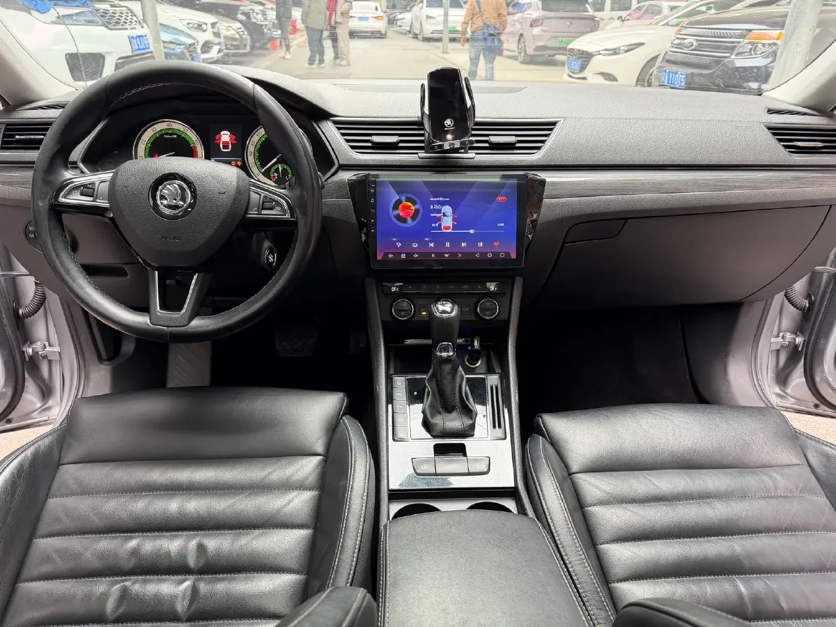 2018 Skoda Kodiak 1.8T 180HP L4 7DCT,autocango,china used car exporter,china ev exporter,chinese used car exporter,chinese used ev exporter