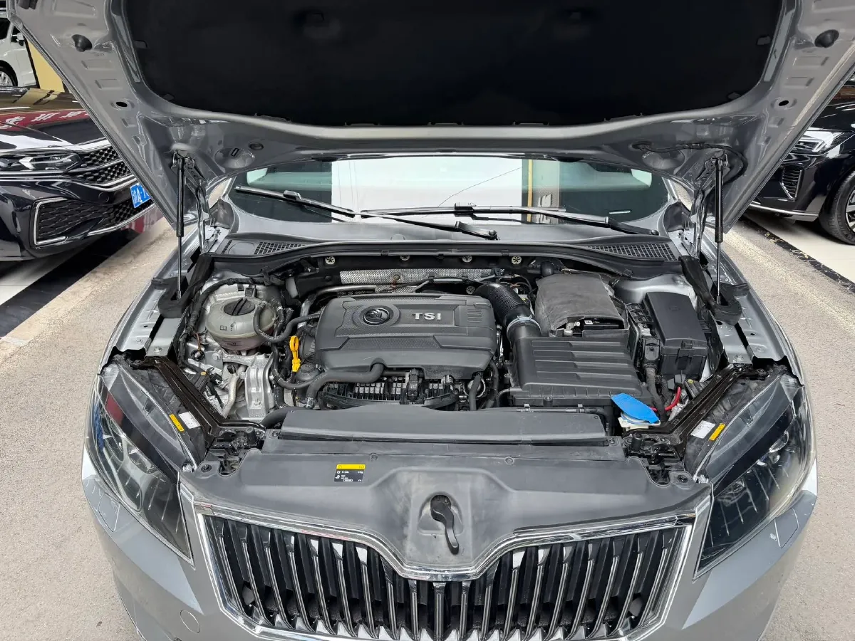 2018 Skoda Kodiak 1.8T 180HP L4 7DCT,autocango,china used car exporter,china ev exporter,chinese used car exporter,chinese used ev exporter