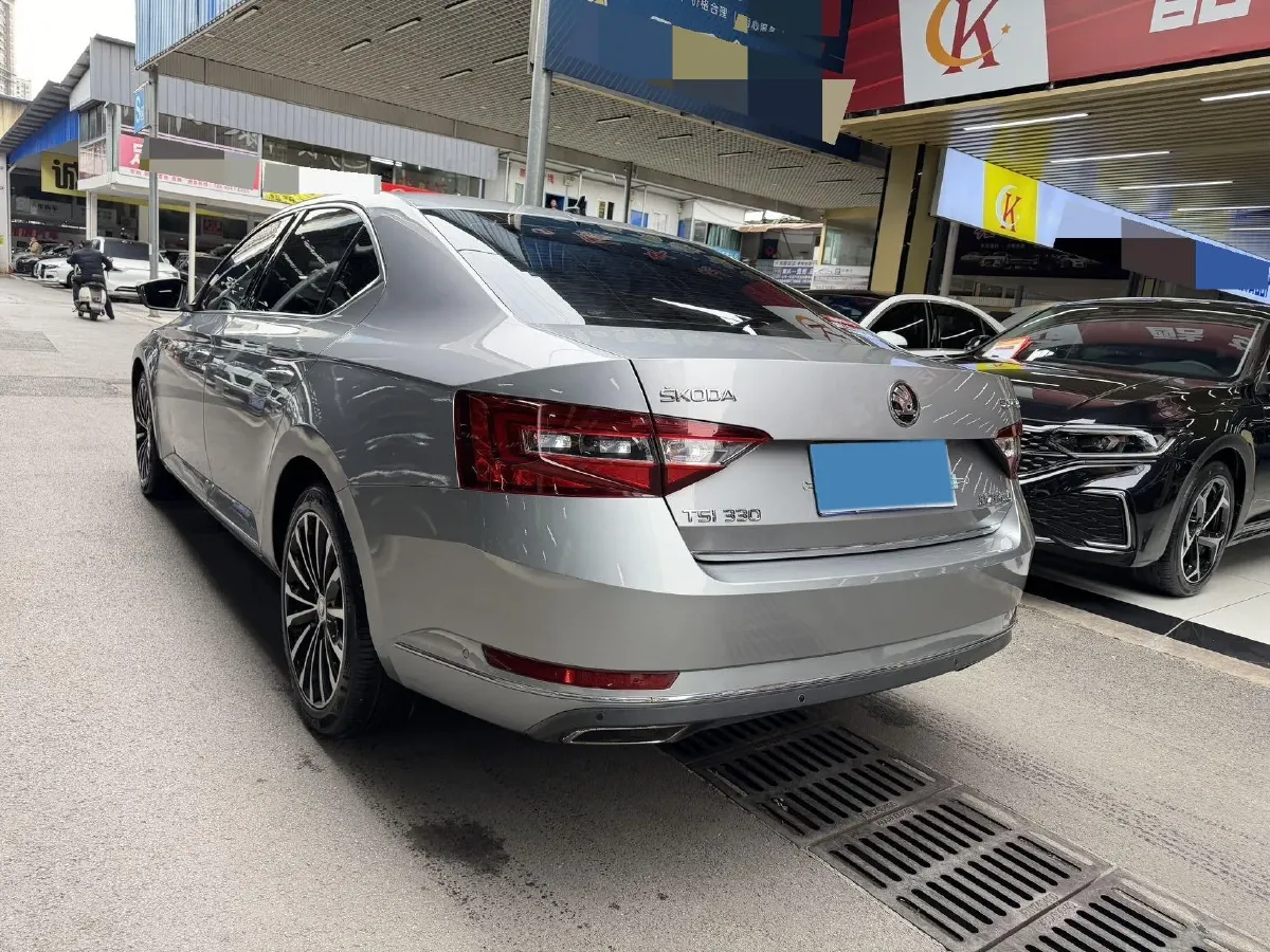 2018 Skoda Kodiak 1.8T 180HP L4 7DCT,autocango,china used car exporter,china ev exporter,chinese used car exporter,chinese used ev exporter