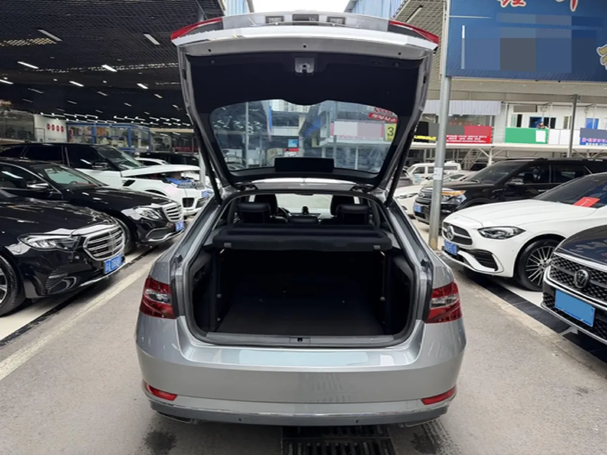 2018 Skoda Kodiak 1.8T 180HP L4 7DCT,autocango,china used car exporter,china ev exporter,chinese used car exporter,chinese used ev exporter