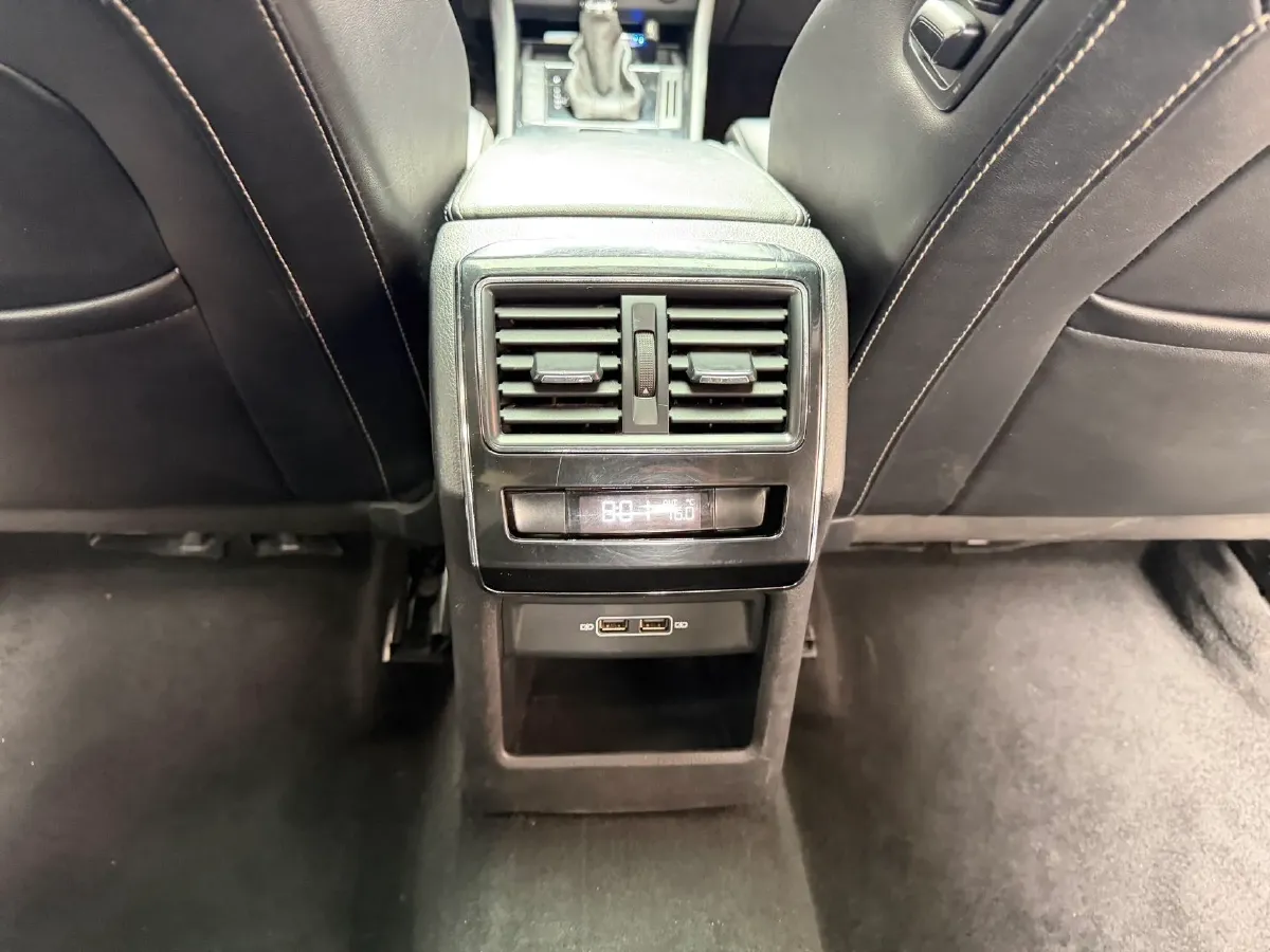 2018 Skoda Kodiak 1.8T 180HP L4 7DCT,autocango,china used car exporter,china ev exporter,chinese used car exporter,chinese used ev exporter