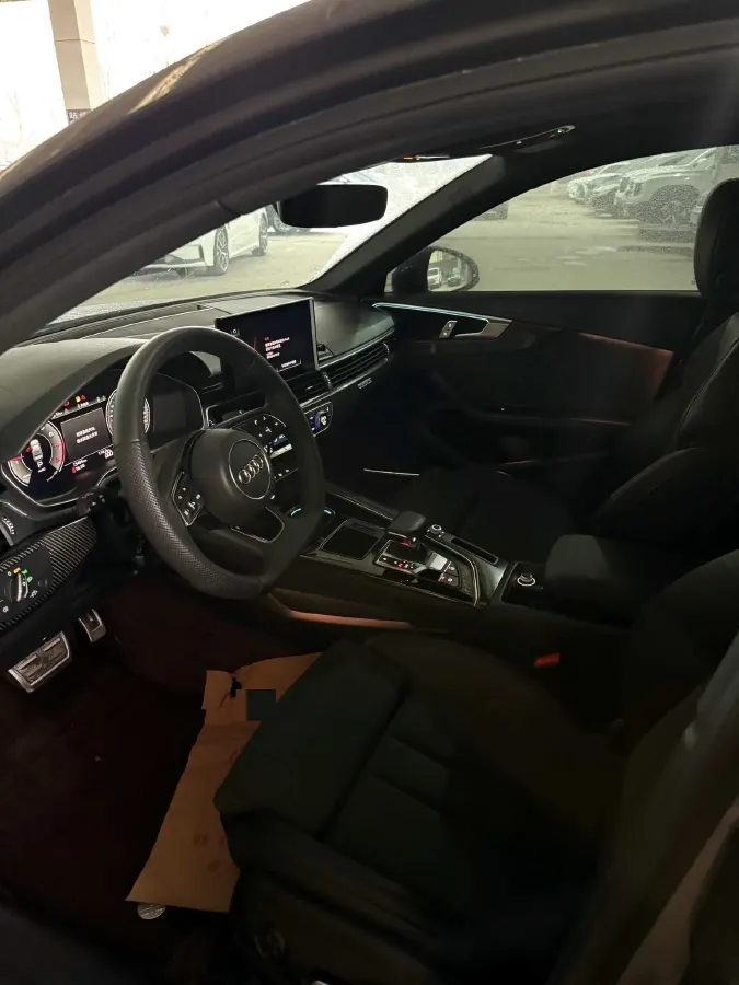 2024 Audi A4L 2.0T 245HP L4 7DCT,autocango,china used car exporter,china ev exporter,chinese used car exporter,chinese used ev exporter
