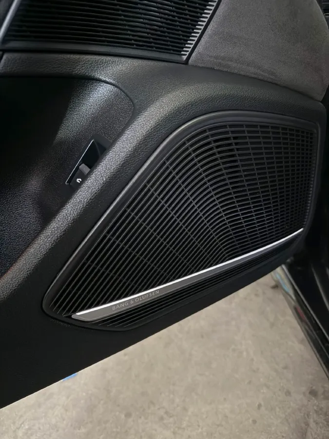 2024 Audi A4L 2.0T 245HP L4 7DCT,autocango,china used car exporter,china ev exporter,chinese used car exporter,chinese used ev exporter